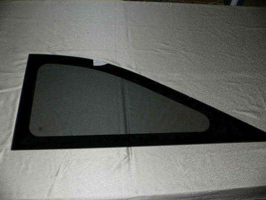 Windshield wing glass only 30305538