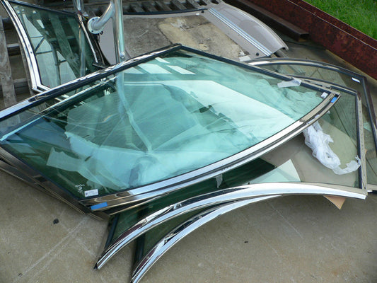 Curved Port side windshield section for Sea Ray 390 Sundancer